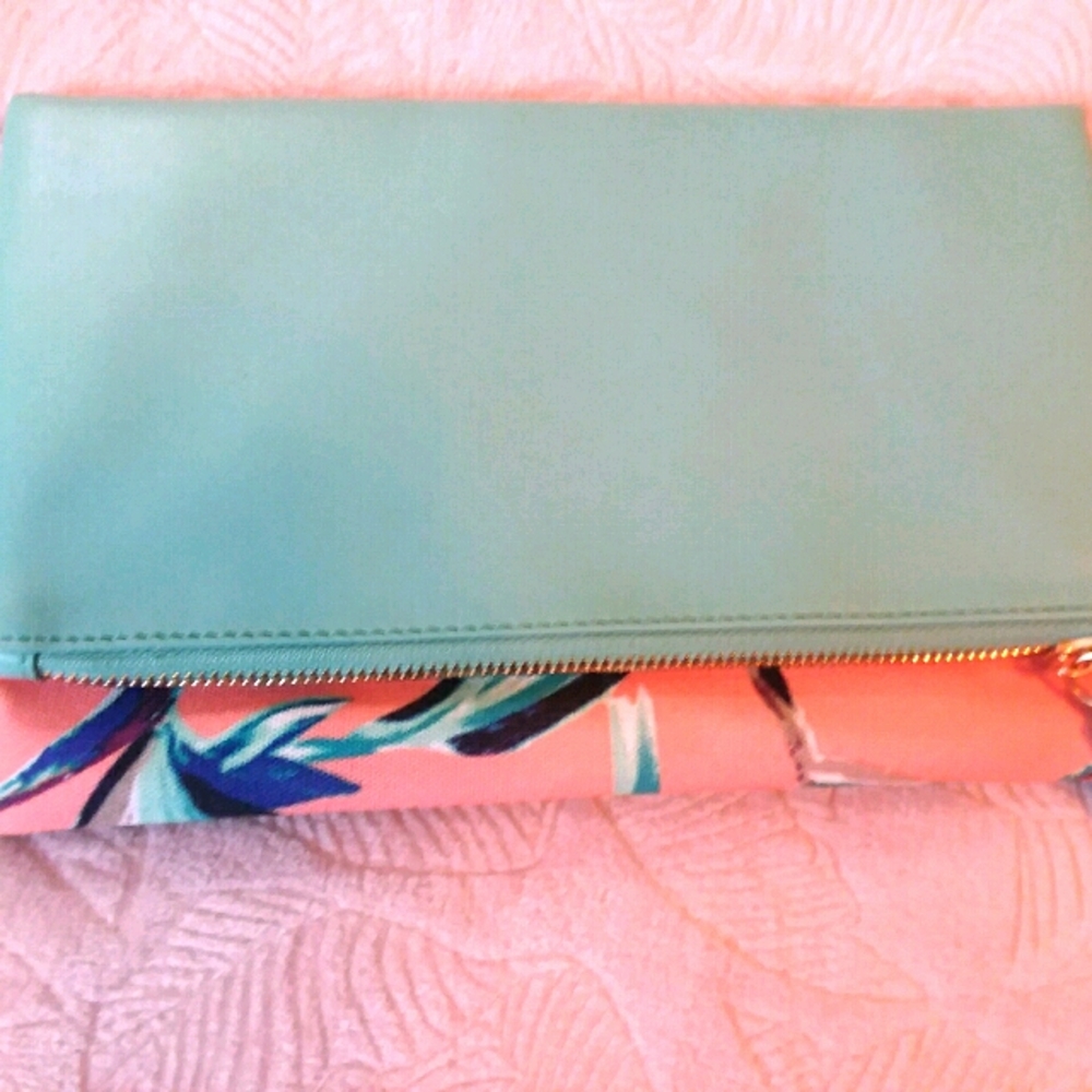 3/$15 Cute clutch